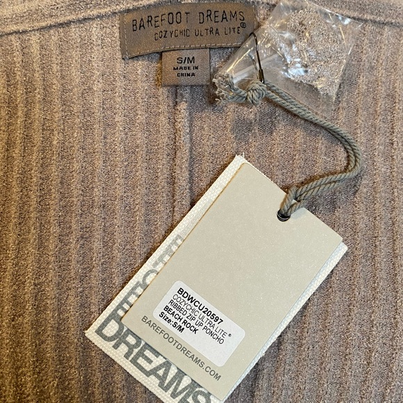 Barefoot Dreams CozyChic Ultra Lite Ribbed ZipUp hoodie - Picture 4 of 4